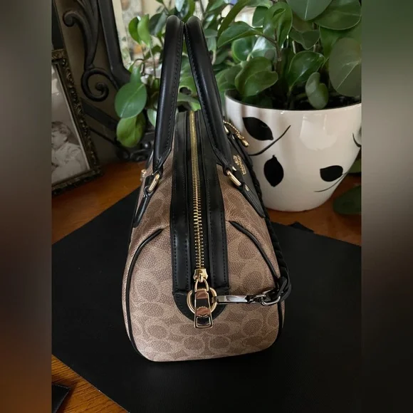 NWOT Coach Rowan Satchel with Black Stripe and Black Cardholder - Picture 4 of 11